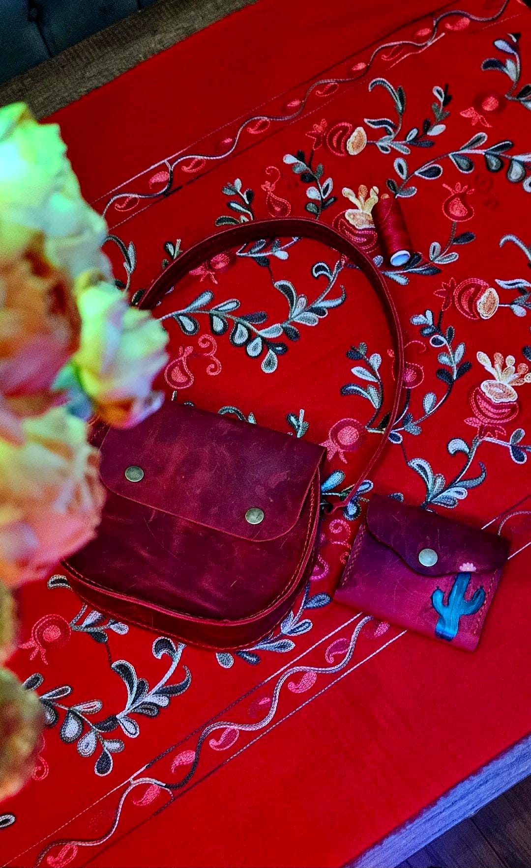 ჩანთა წითელი ტყავის, მოდელი 1 - NeNe Leather Craft