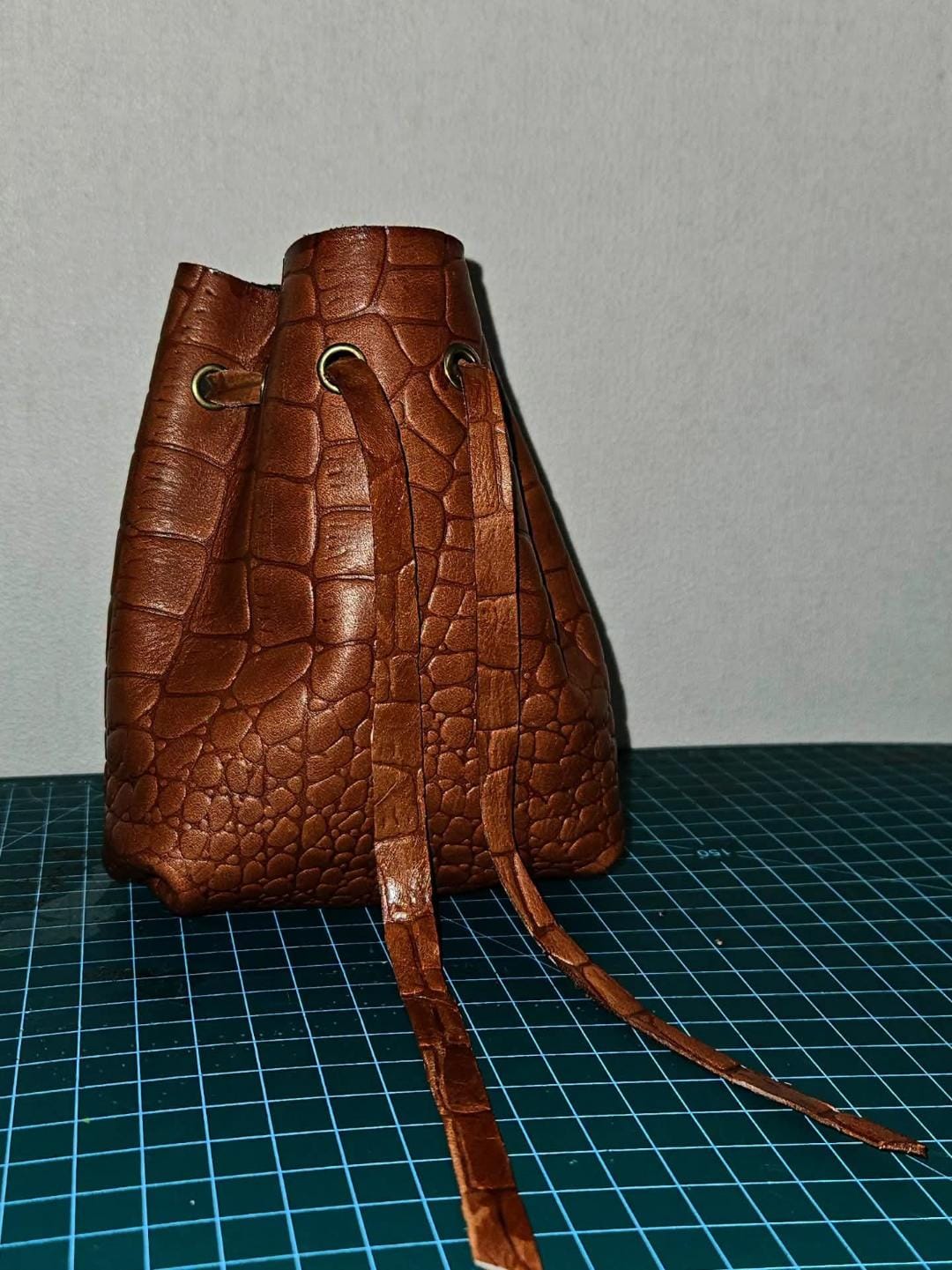 ტყავის ქისა - NeNe Leather Craft
