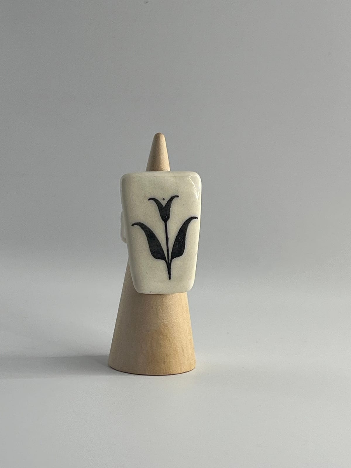 ბეჭედი „შავი ტიტა“ - ZHU-ZHA Ceramics